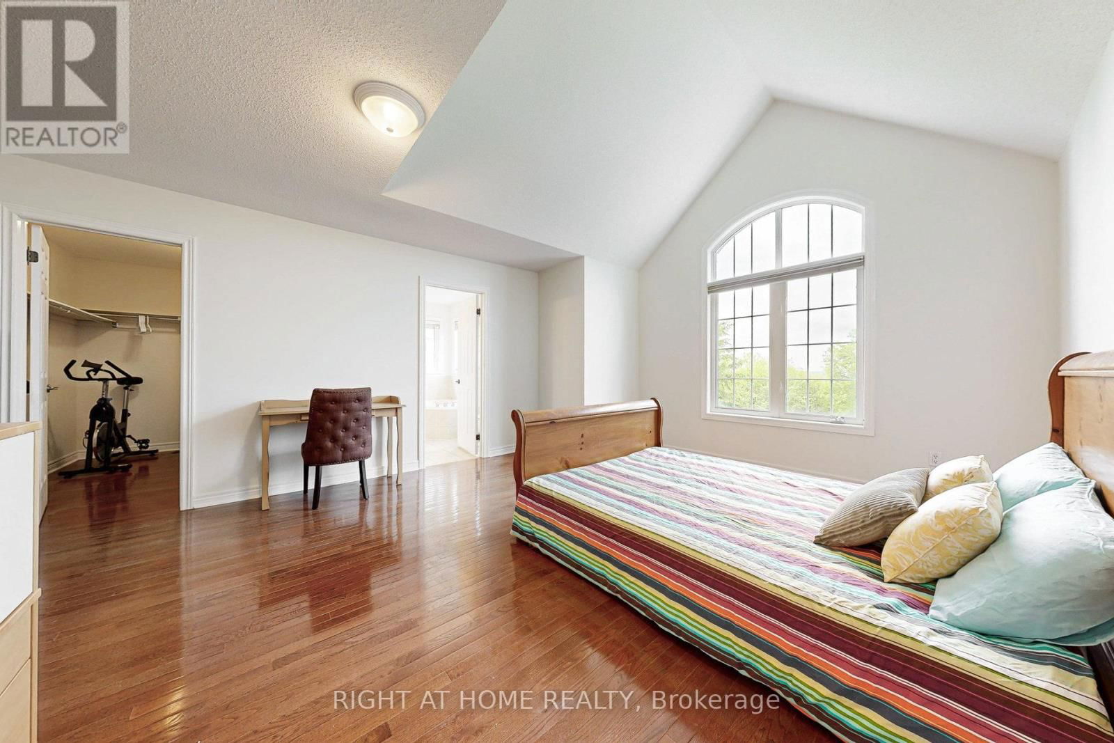 41 - 280 PARADELLE DRIVE Image 18
