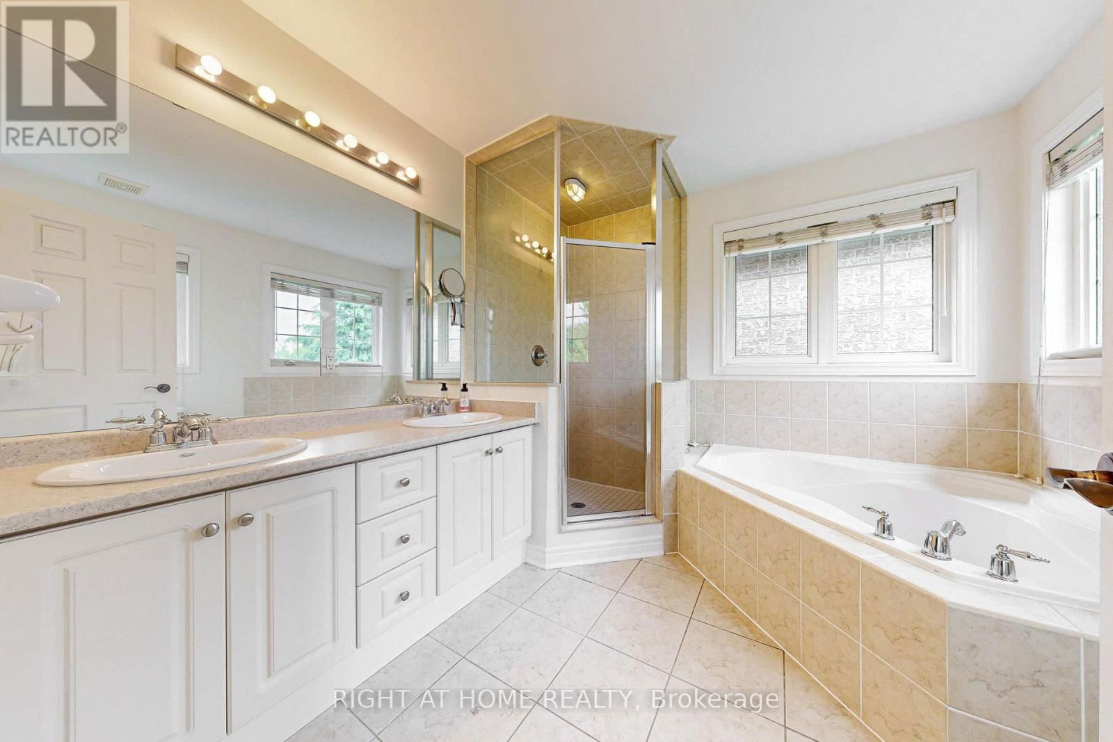 41 - 280 PARADELLE DRIVE Image 19