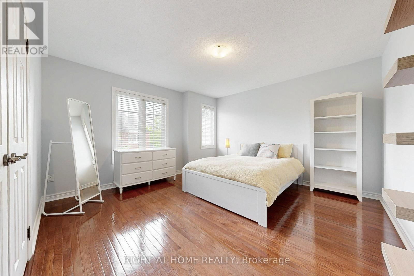 41 - 280 PARADELLE DRIVE Image 22