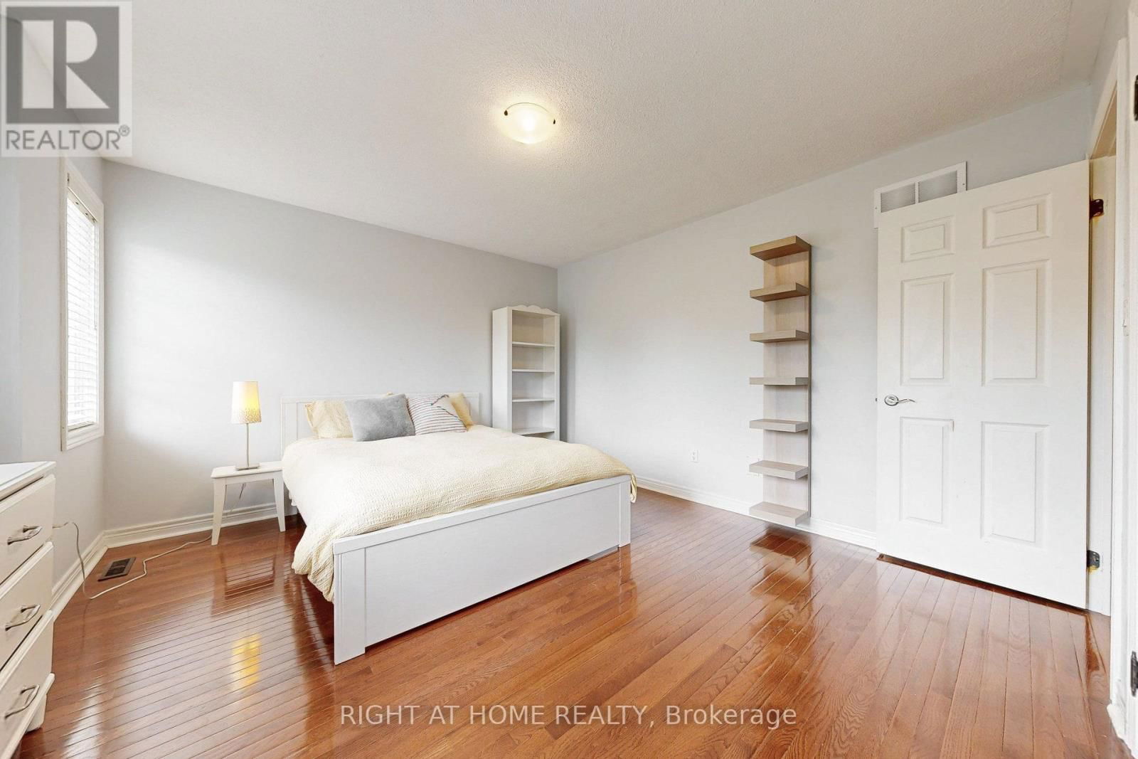 41 - 280 PARADELLE DRIVE Image 24