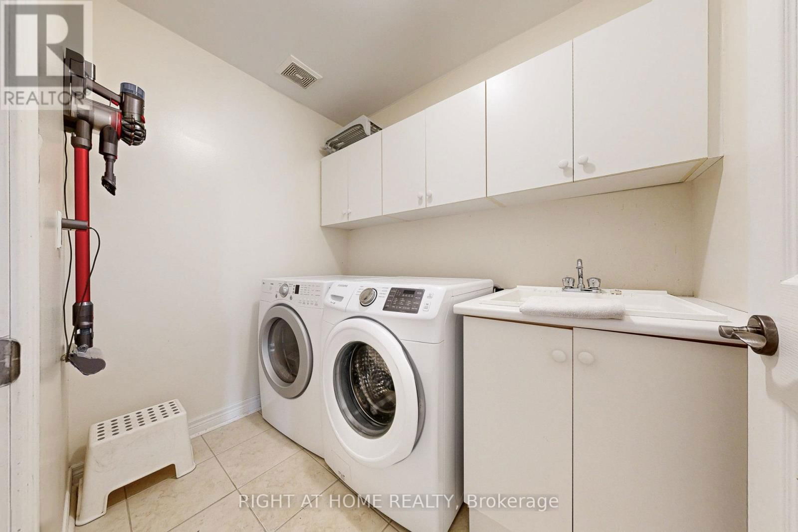 41 - 280 PARADELLE DRIVE Image 27