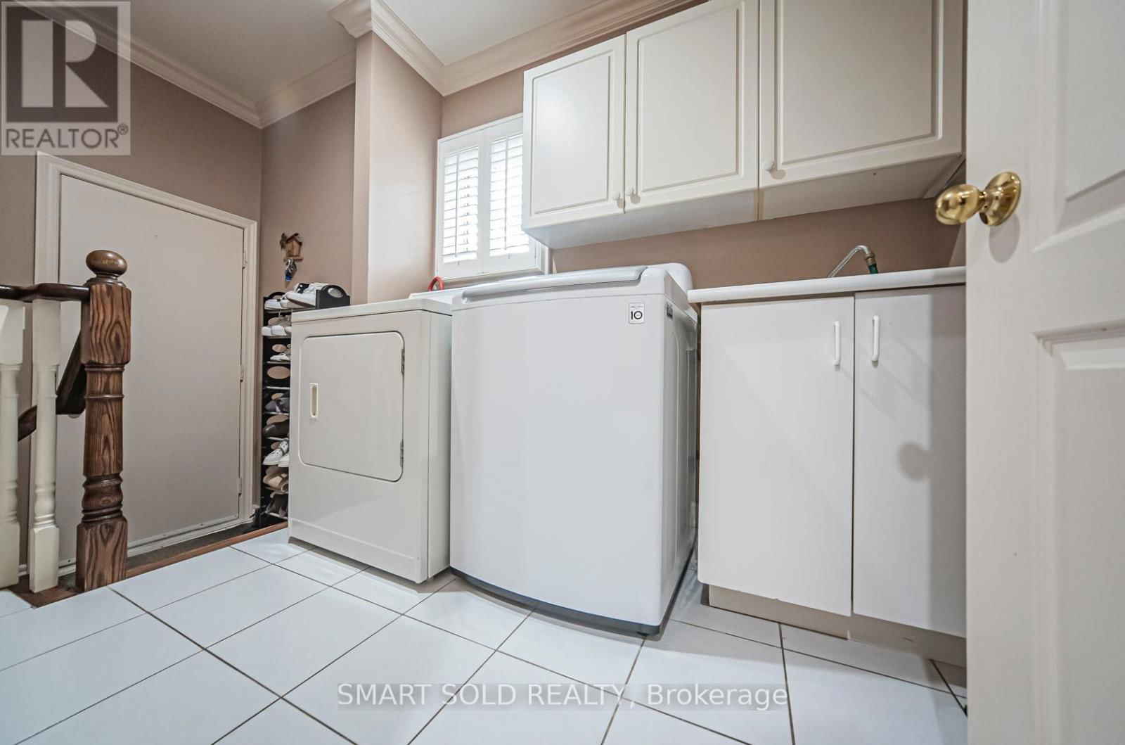 58 HELMSDALE AVENUE Image 20