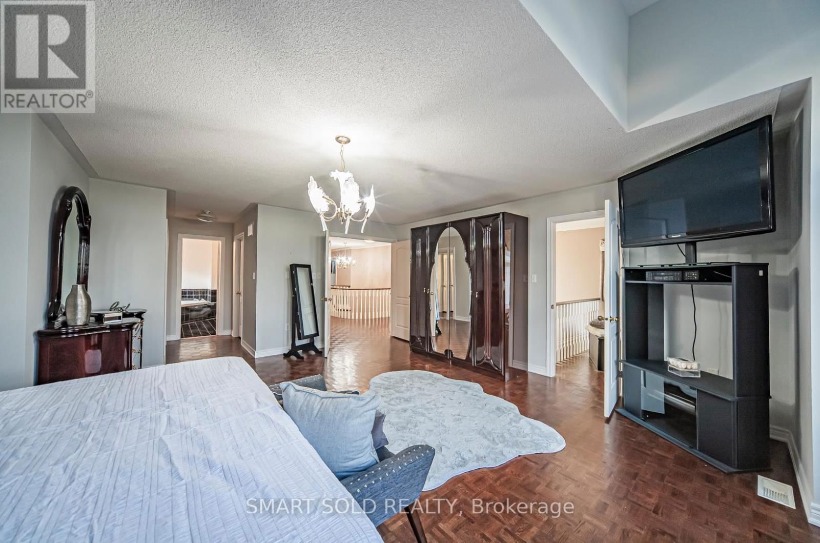 58 HELMSDALE AVENUE Image 24