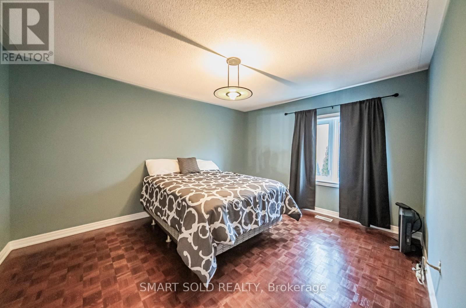 58 HELMSDALE AVENUE Image 31