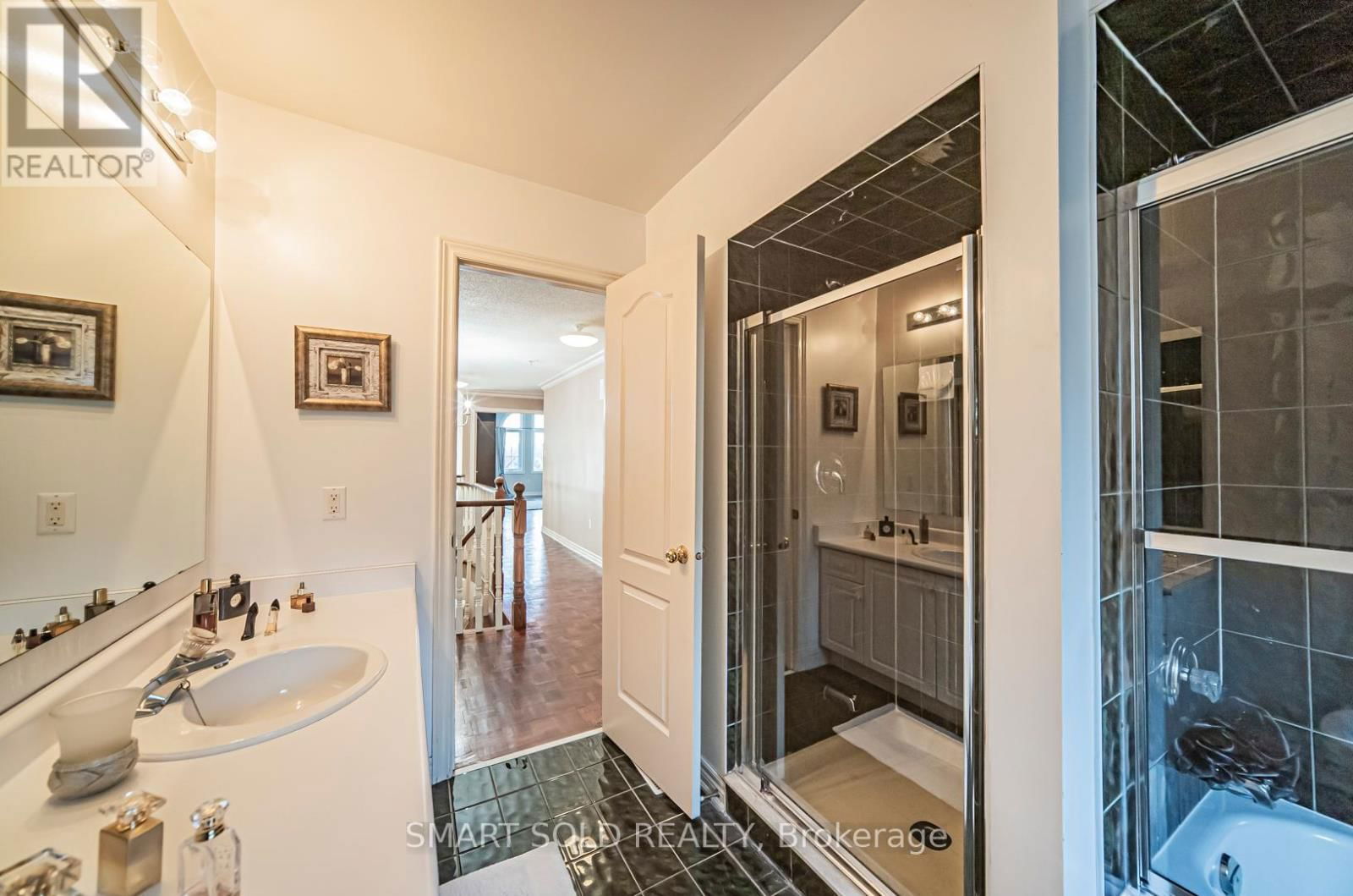 58 HELMSDALE AVENUE Image 36