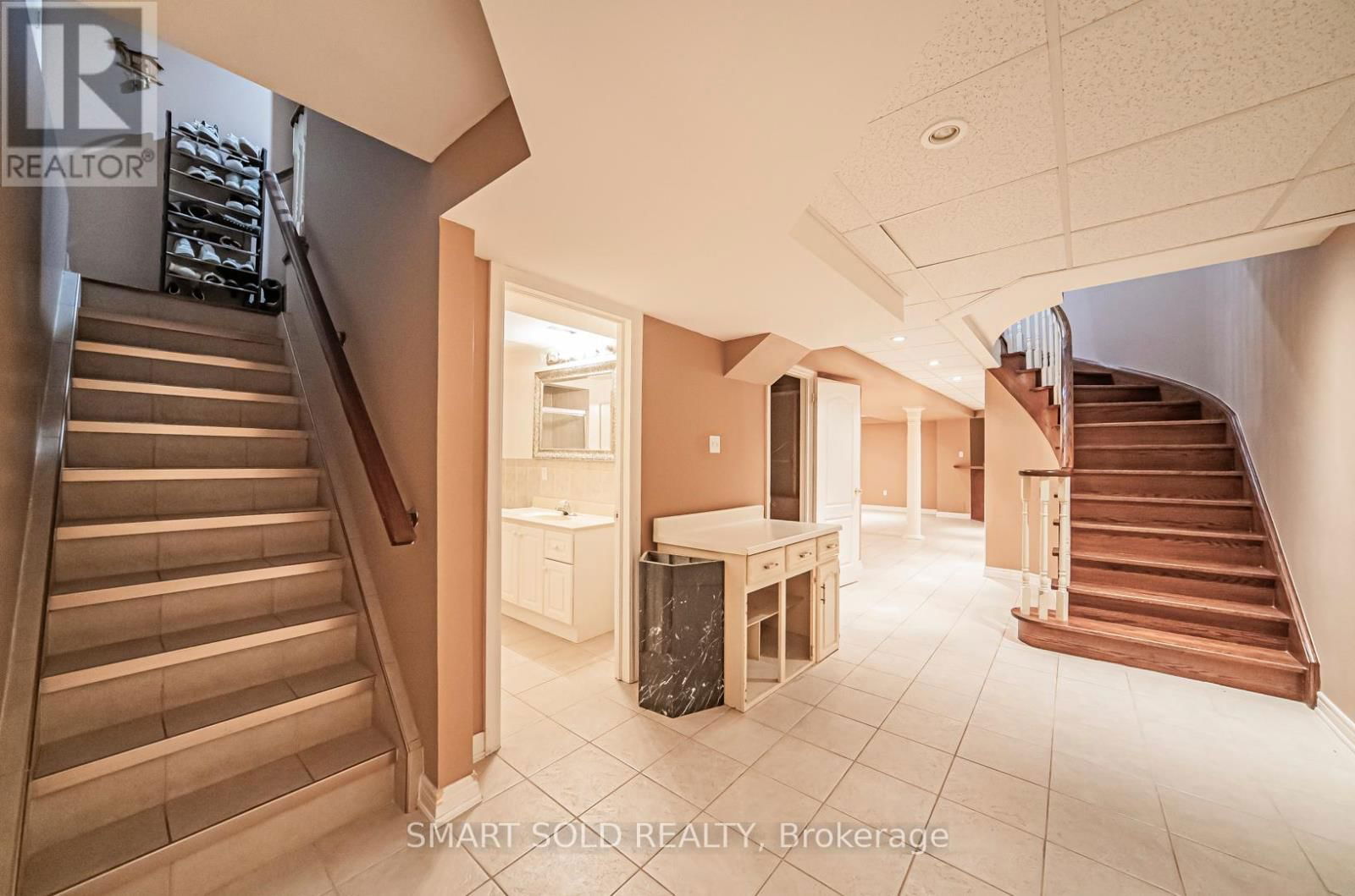 58 HELMSDALE AVENUE Image 38