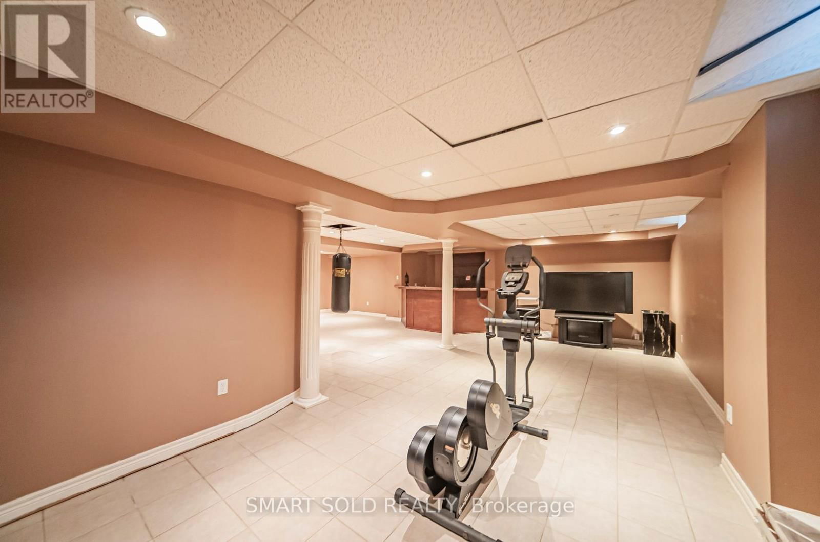 58 HELMSDALE AVENUE Image 42