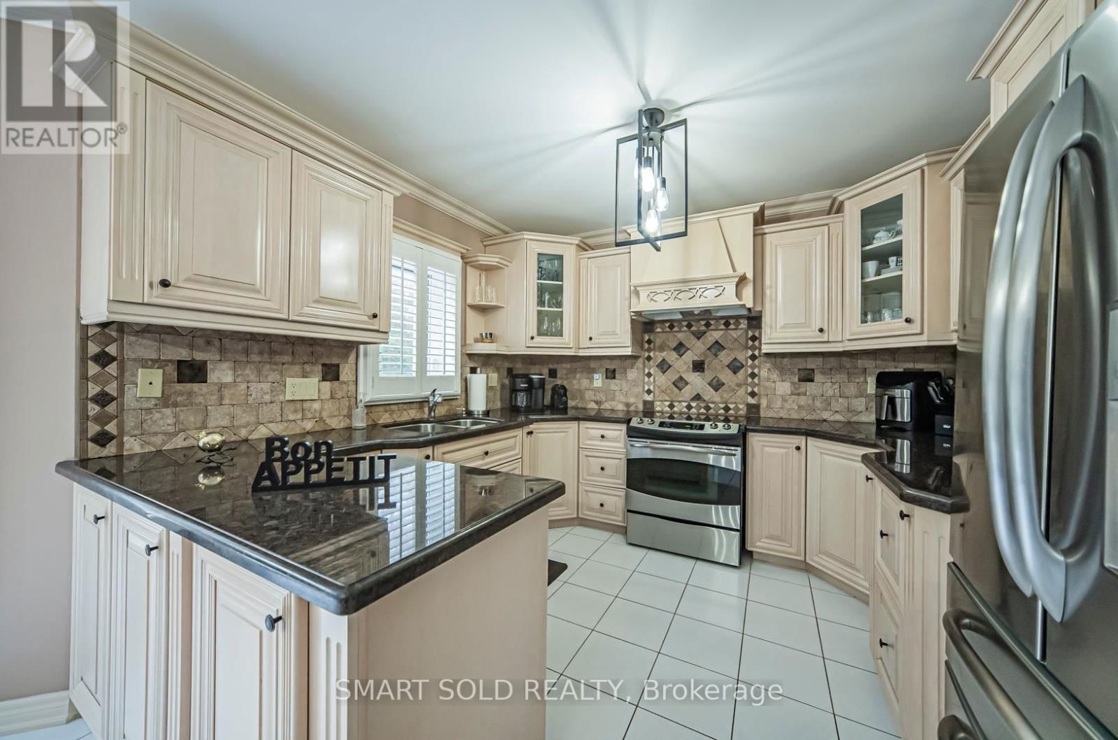 58 HELMSDALE AVENUE Image 8