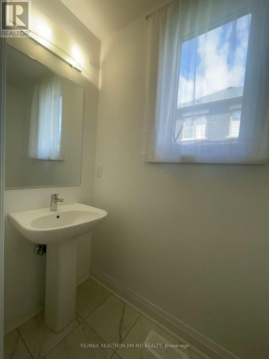 212 THOMPSON DRIVE Image 16