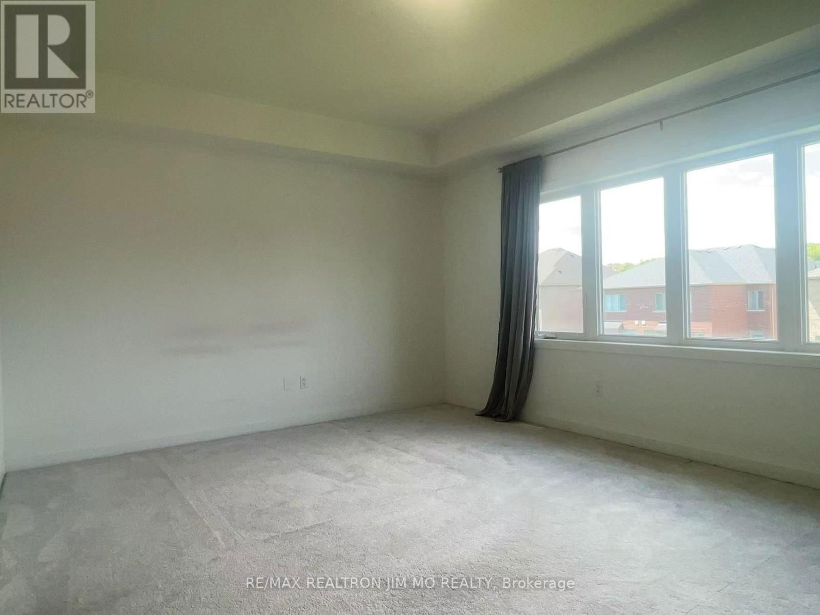 212 THOMPSON DRIVE Image 19