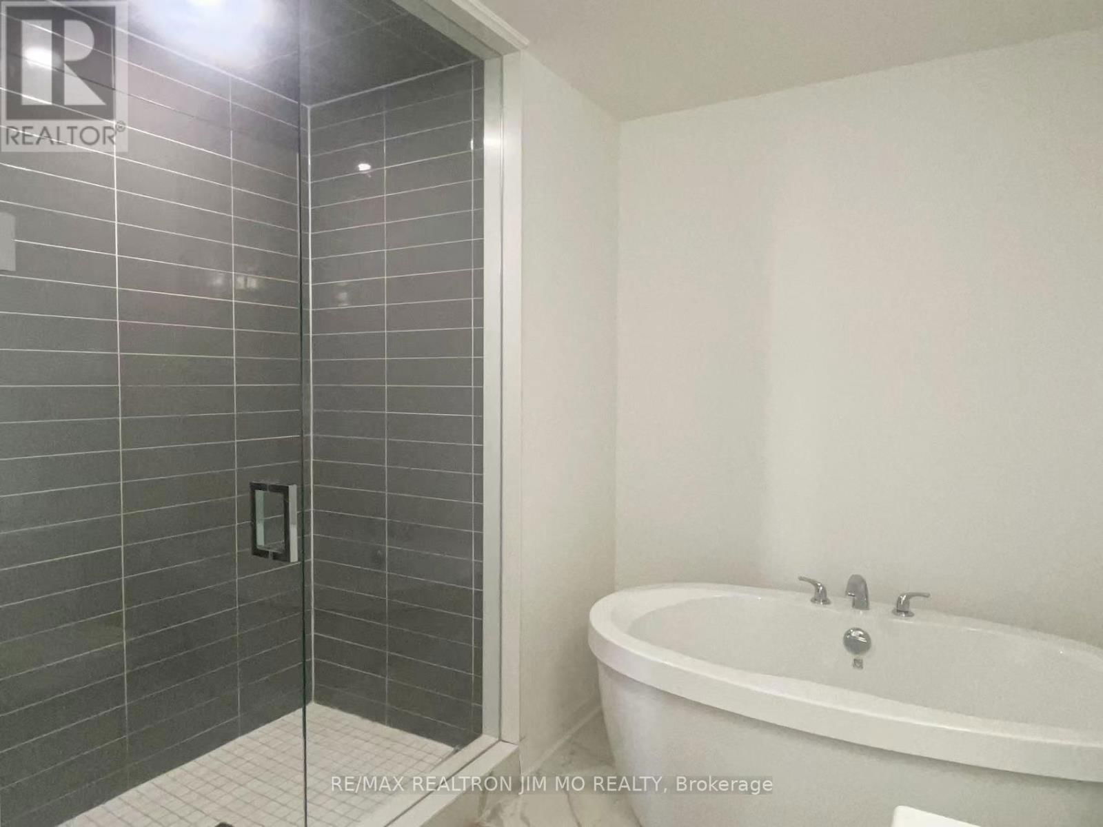 212 THOMPSON DRIVE Image 23