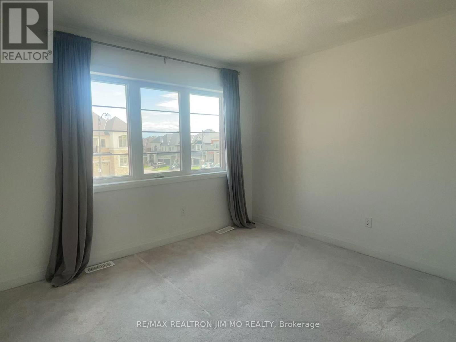 212 THOMPSON DRIVE Image 27