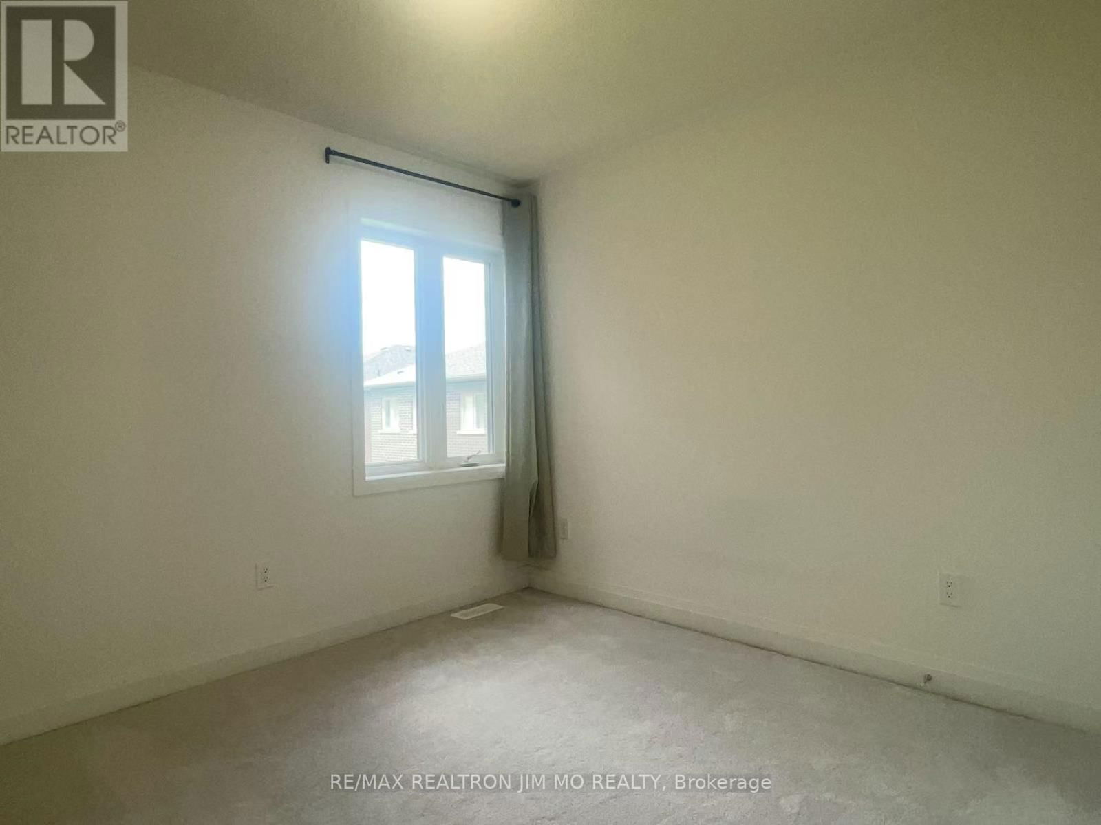 212 THOMPSON DRIVE Image 32
