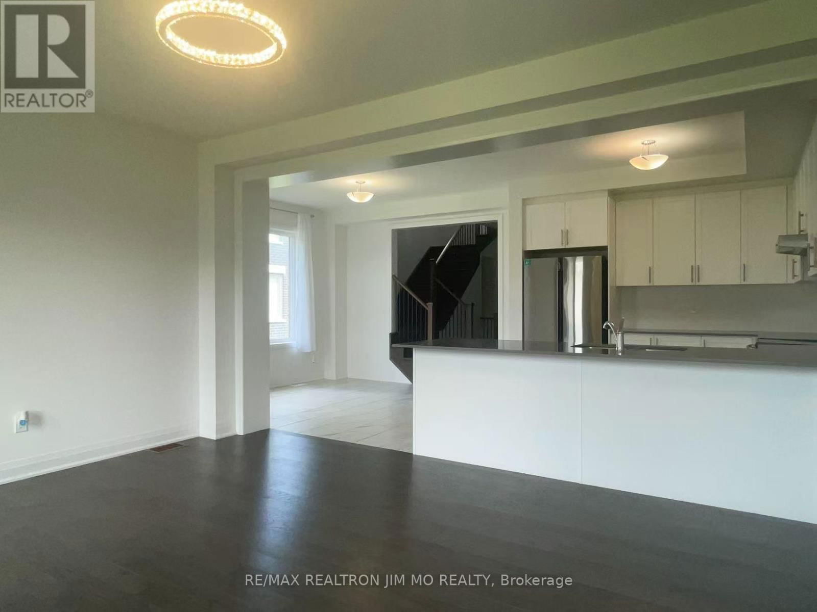 212 THOMPSON DRIVE Image 6