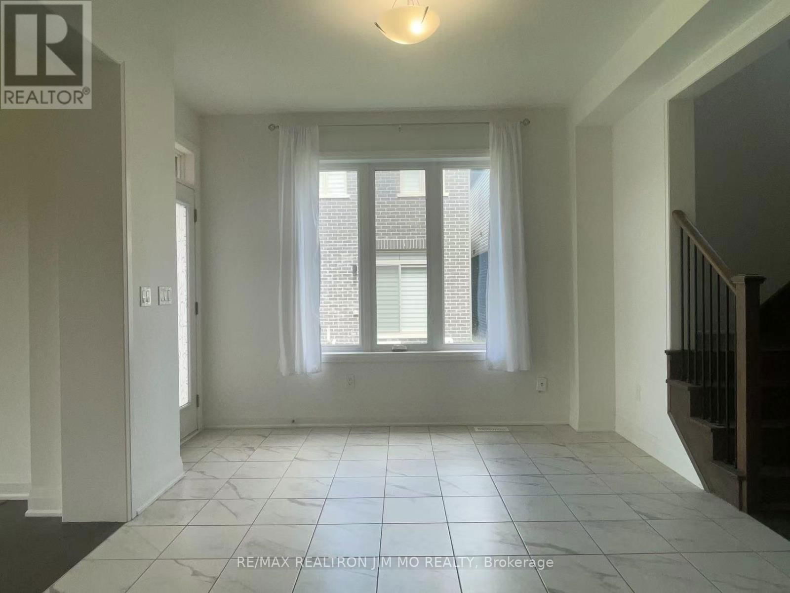 212 THOMPSON DRIVE Image 7