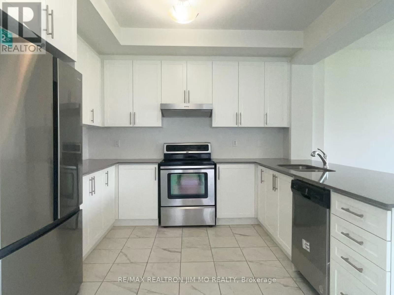 212 THOMPSON DRIVE Image 8