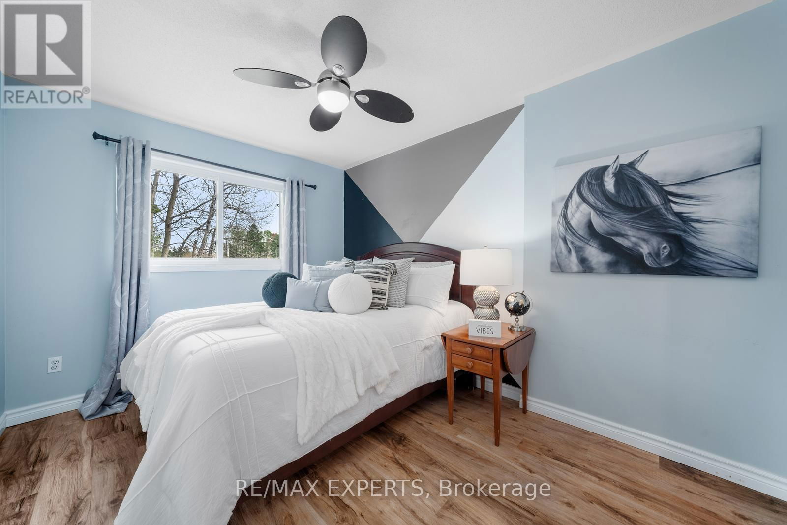 89 PARKSIDE CRESCENT Image 14