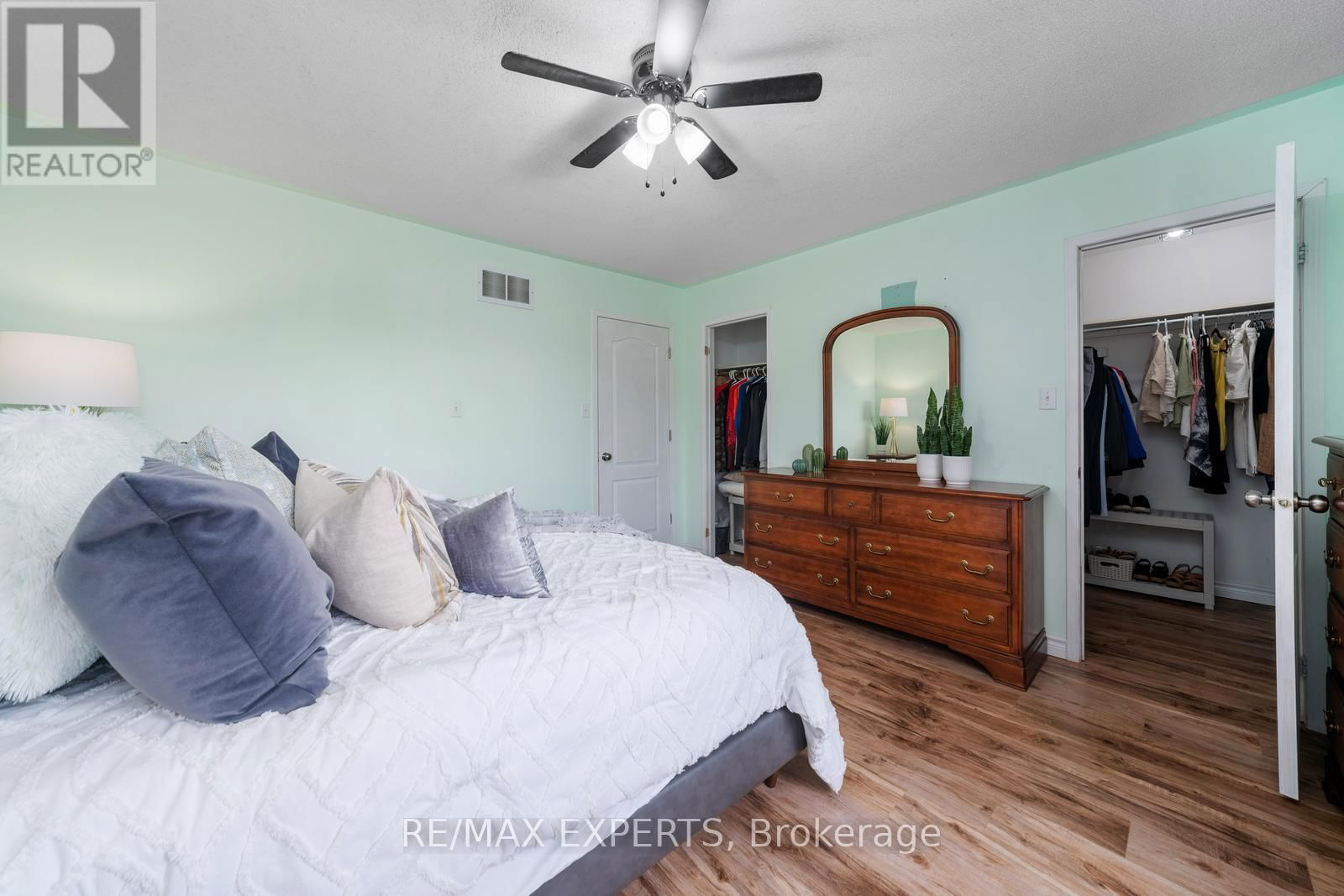 89 PARKSIDE CRESCENT Image 17