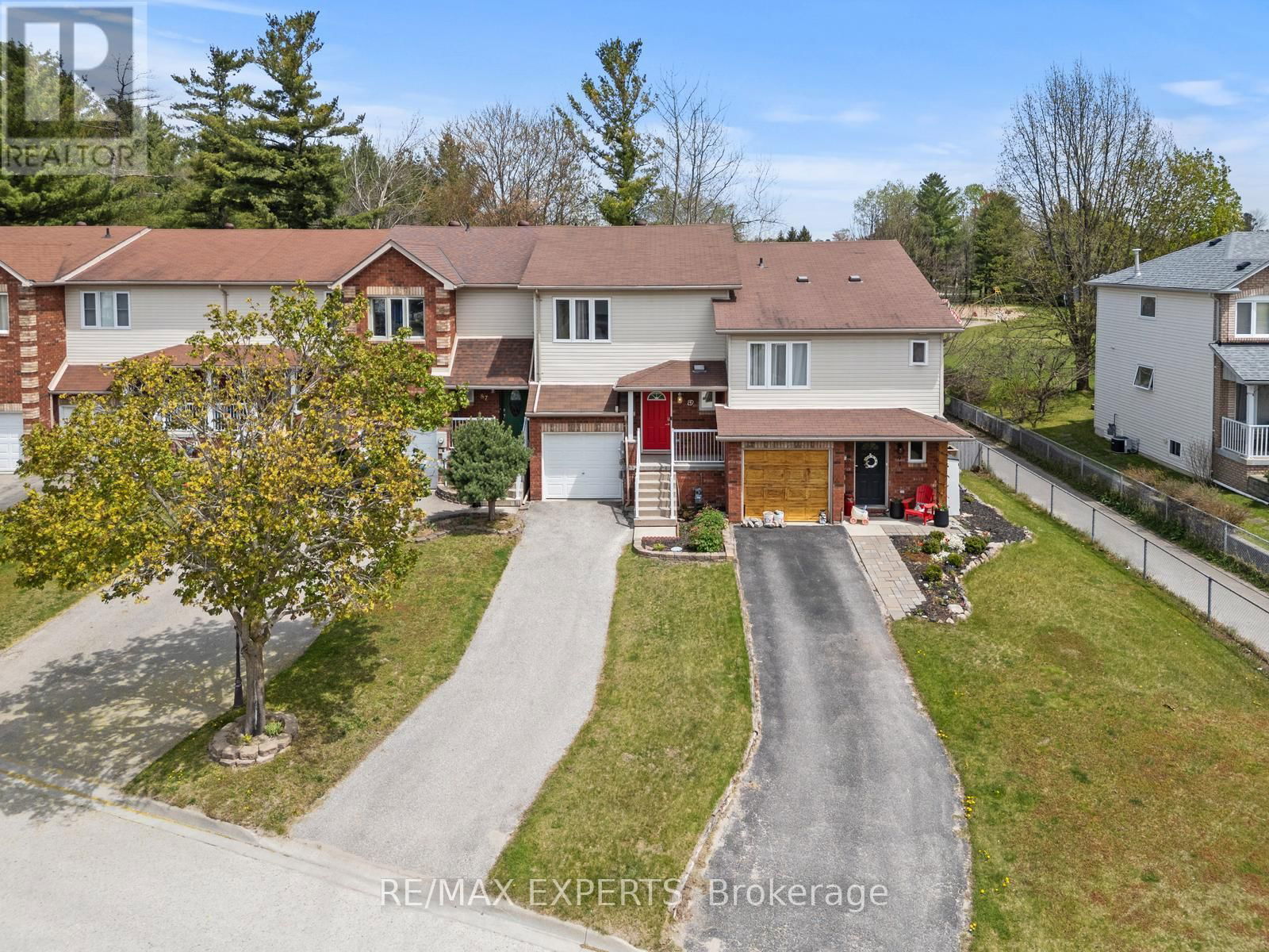 89 PARKSIDE CRESCENT Image 2