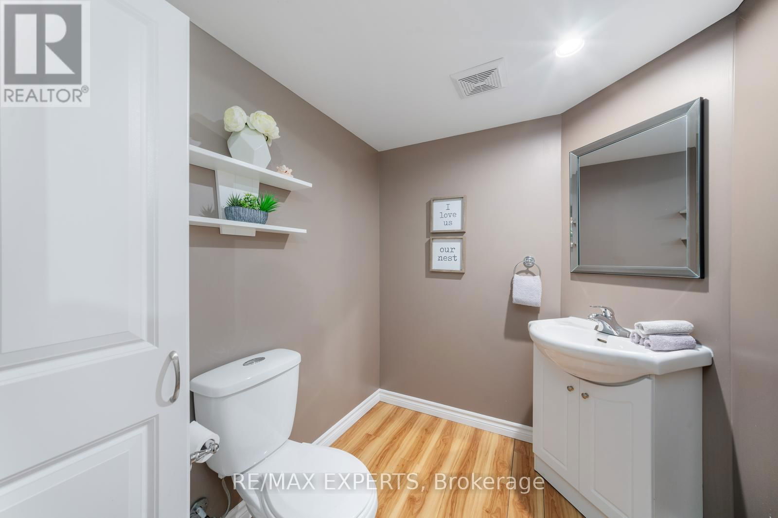 89 PARKSIDE CRESCENT Image 23
