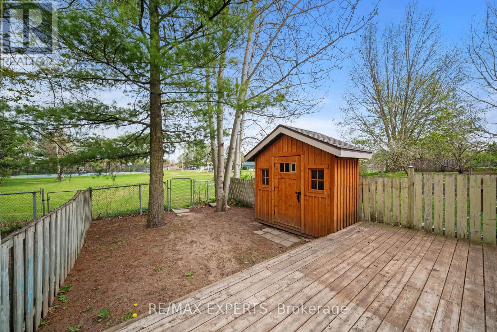 89 PARKSIDE CRESCENT Image 26