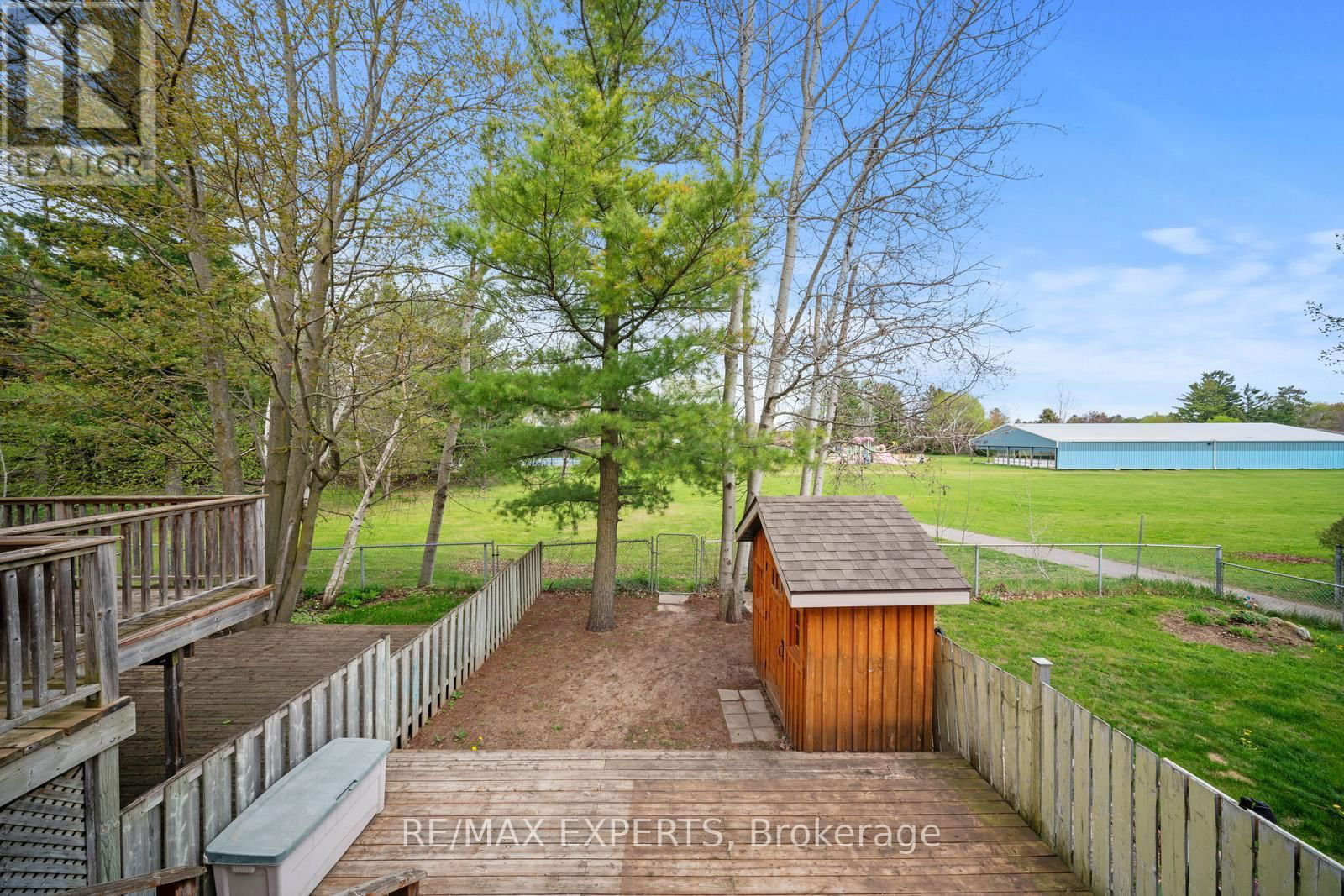89 PARKSIDE CRESCENT Image 28