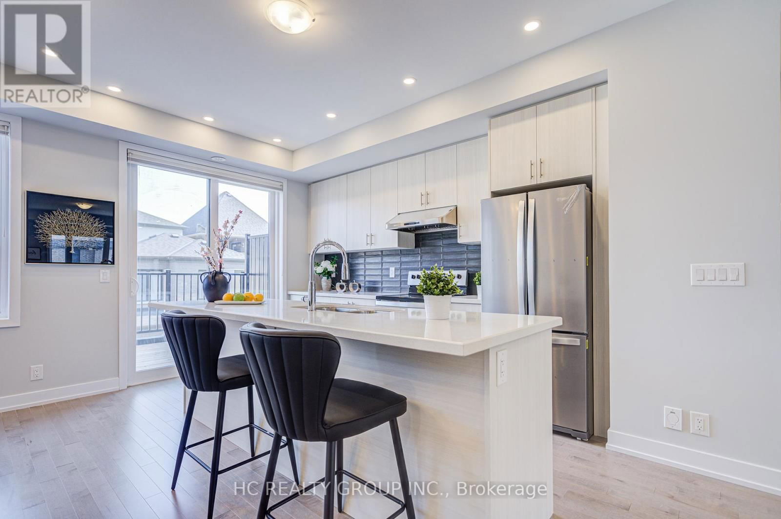 19 GUARDHOUSE CRESCENT Image 18