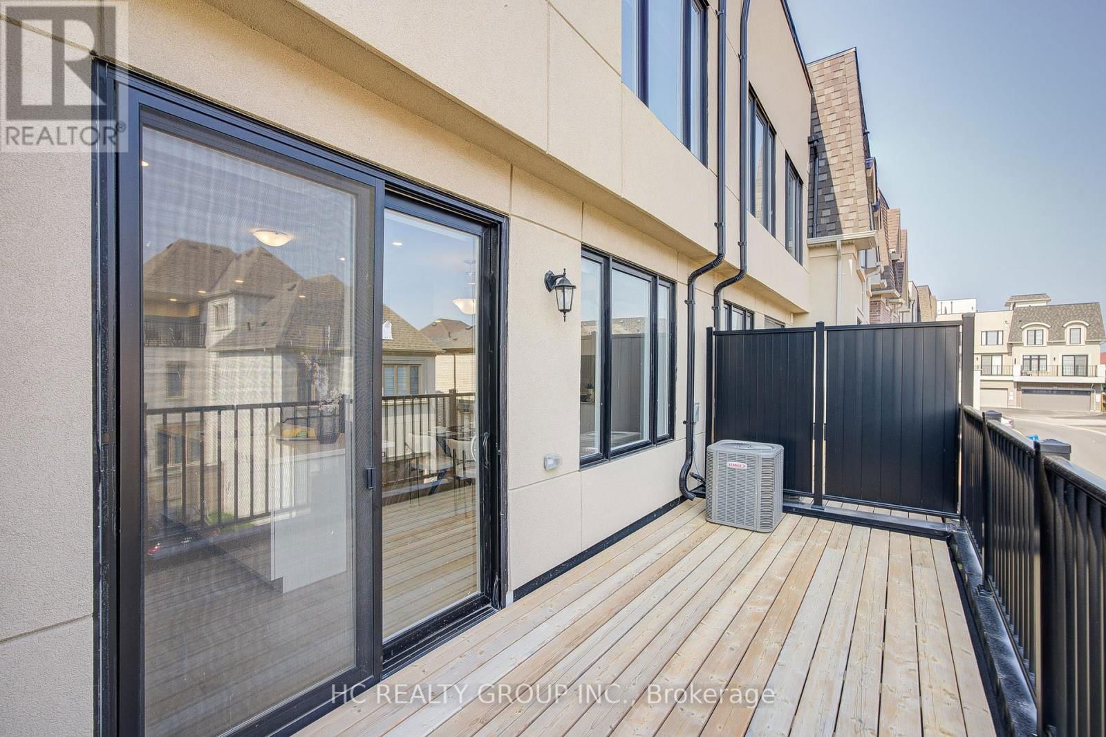 19 GUARDHOUSE CRESCENT Image 24