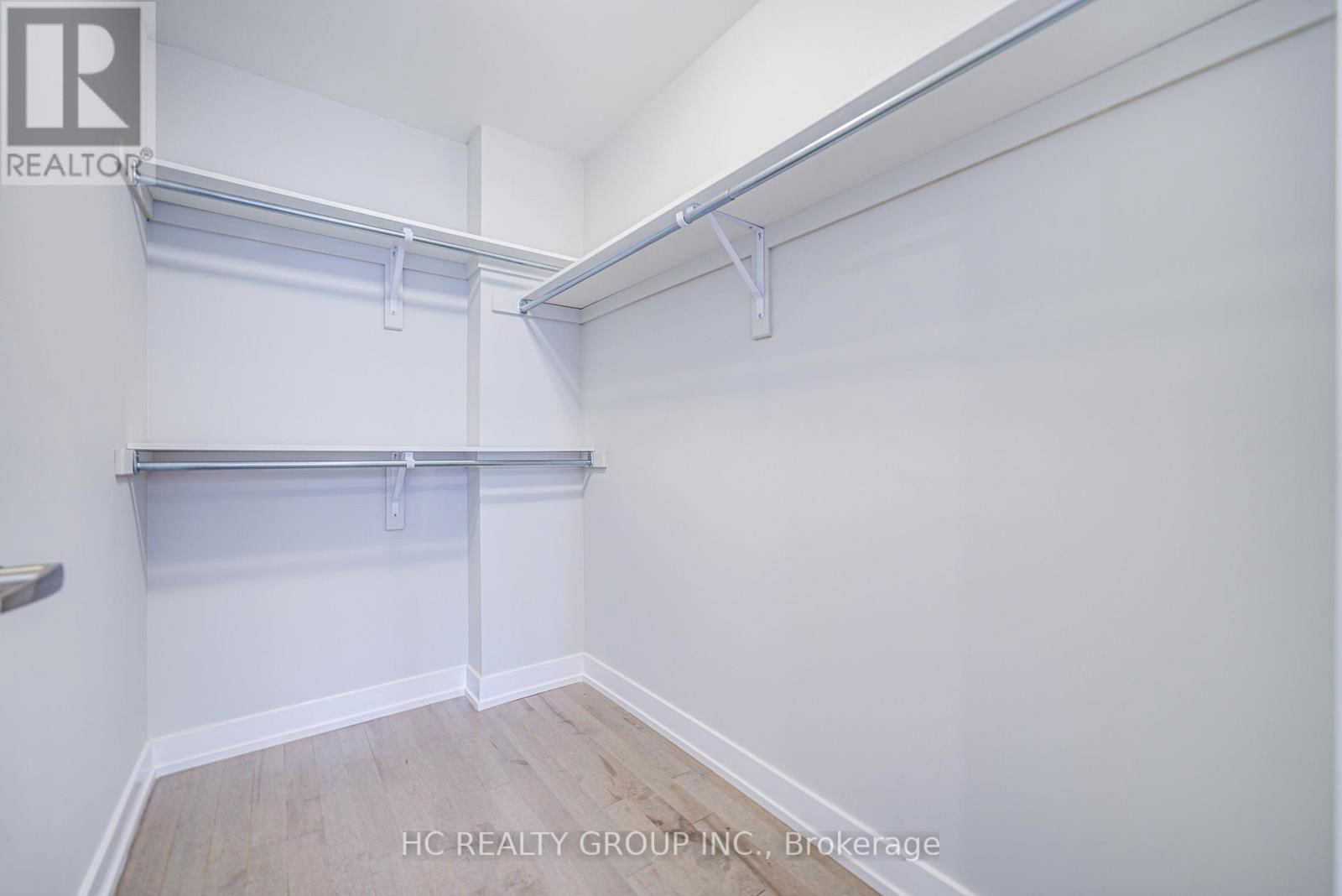 19 GUARDHOUSE CRESCENT Image 27