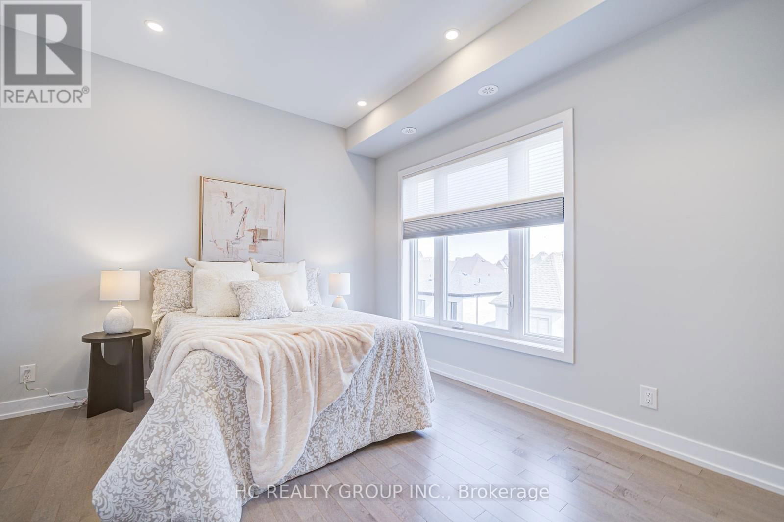 19 GUARDHOUSE CRESCENT Image 29