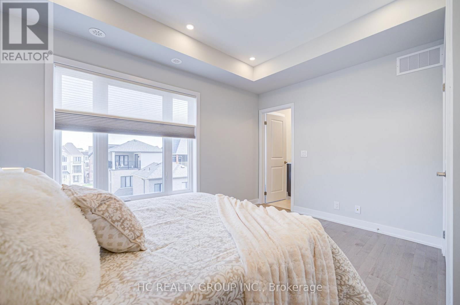 19 GUARDHOUSE CRESCENT Image 30