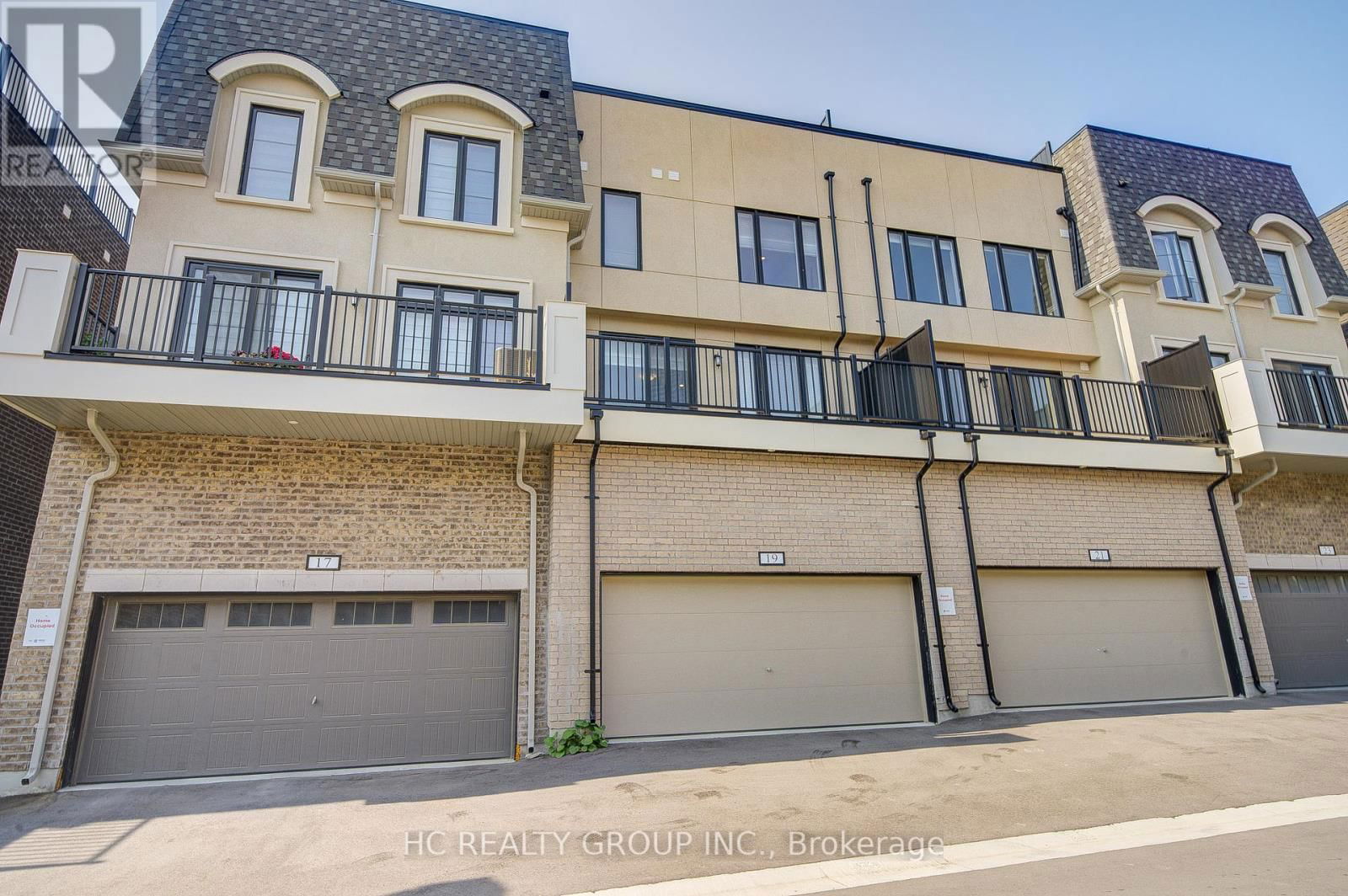 19 GUARDHOUSE CRESCENT Image 40