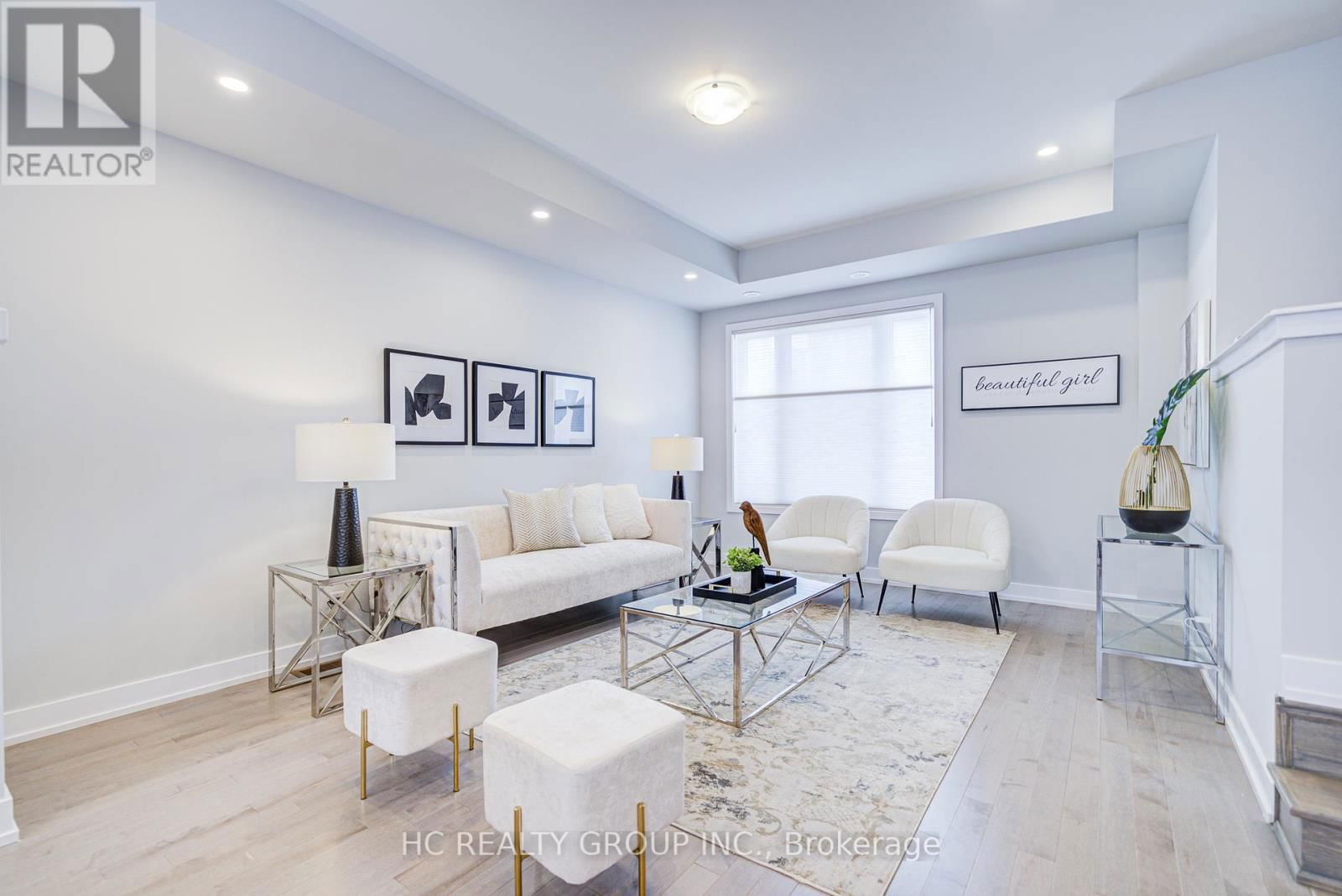 19 GUARDHOUSE CRESCENT Image 7