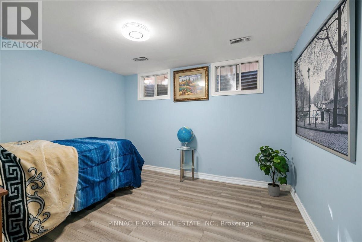 520 ELM ROAD Image 20