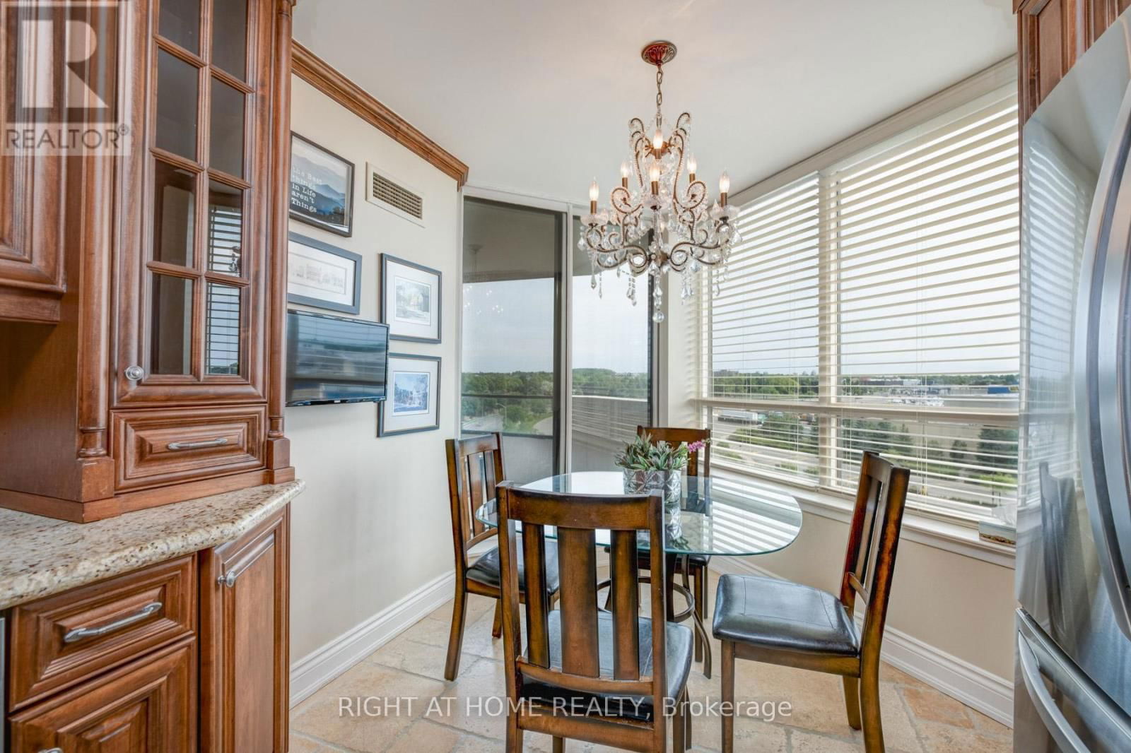 818 - 25 AUSTIN DRIVE Image 11