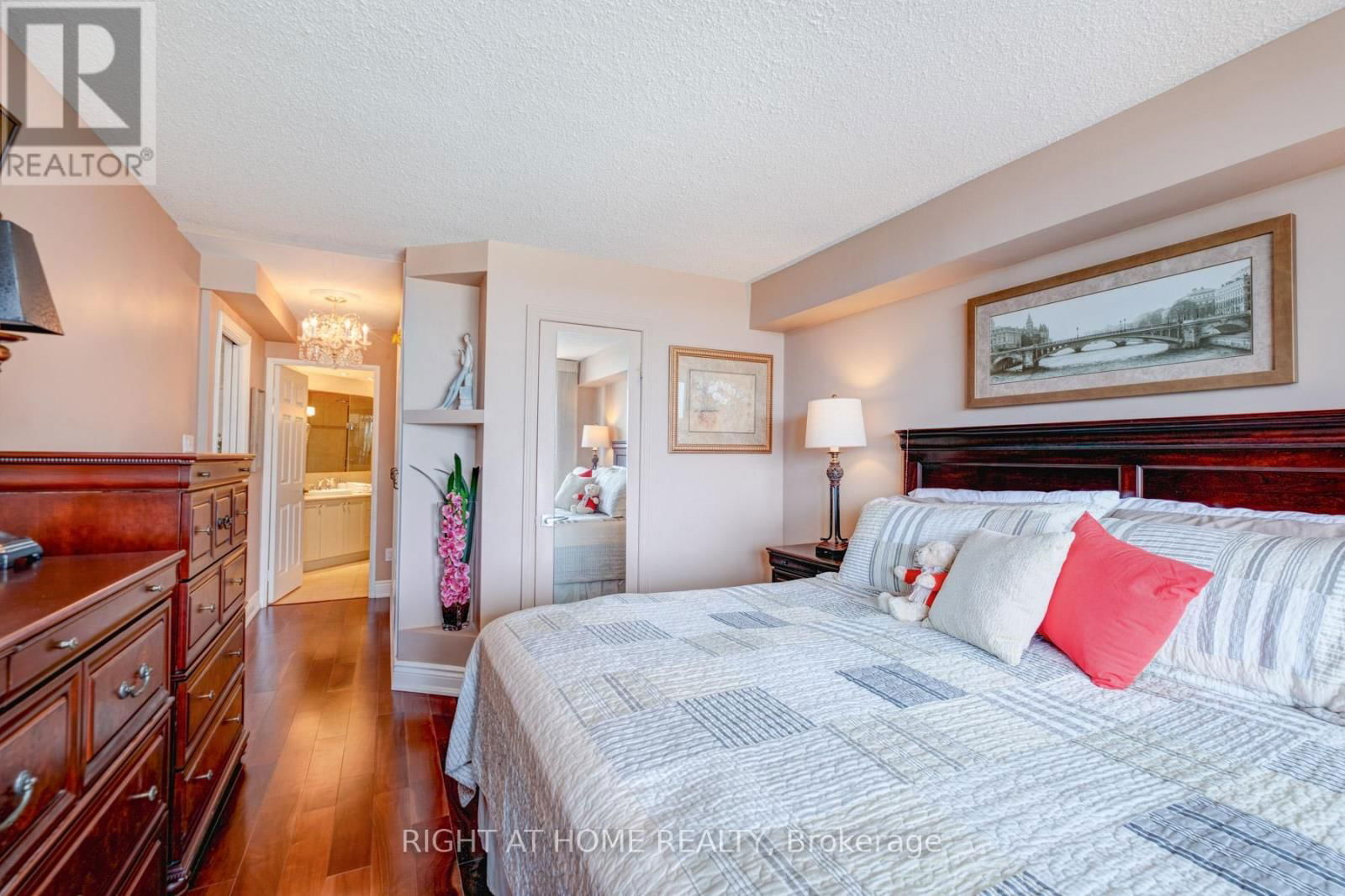 818 - 25 AUSTIN DRIVE Image 24