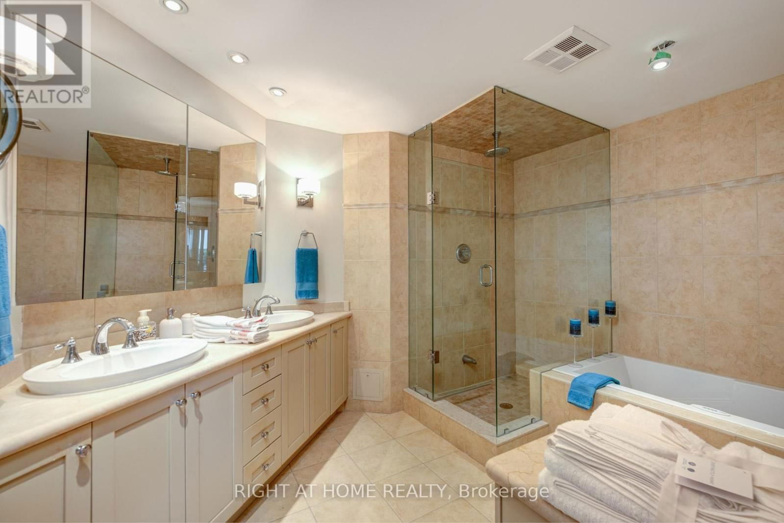 818 - 25 AUSTIN DRIVE Image 25