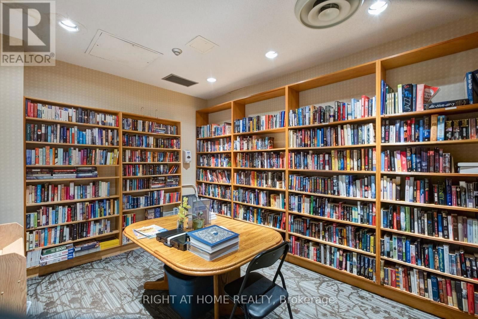 818 - 25 AUSTIN DRIVE Image 37