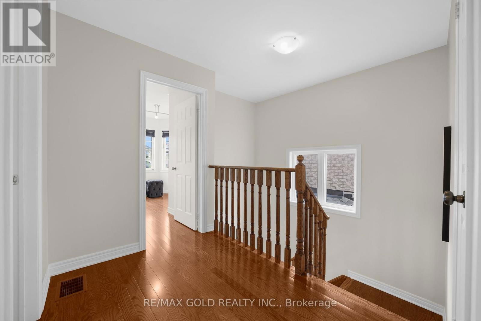 157 BLACK MAPLE CRESCENT Image 17