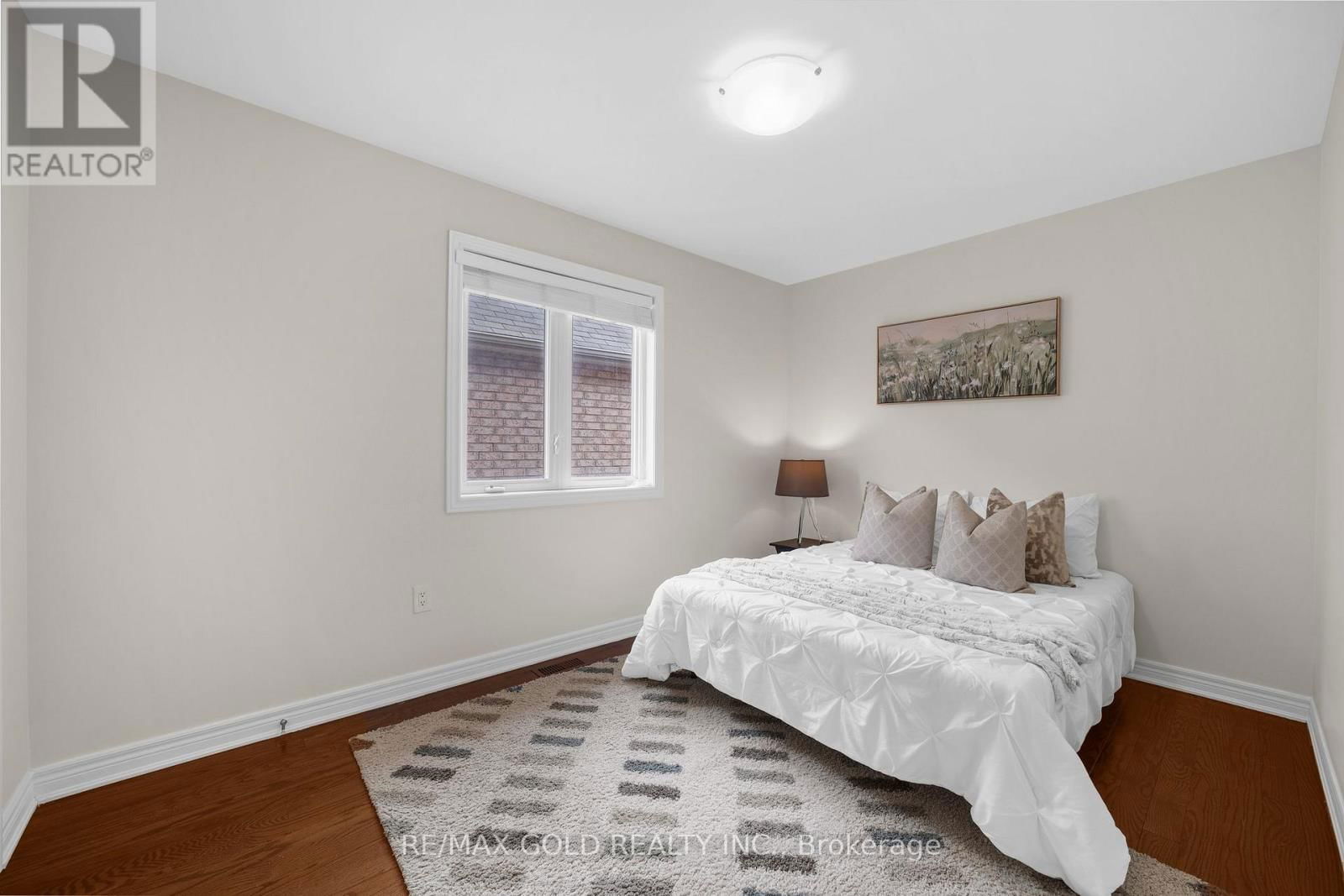 157 BLACK MAPLE CRESCENT Image 18