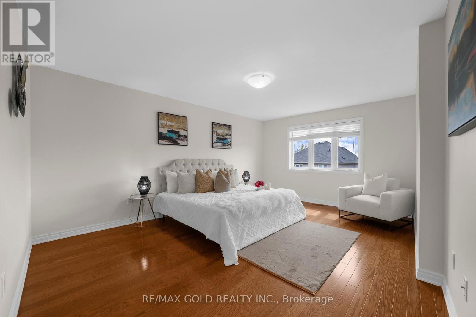 157 BLACK MAPLE CRESCENT Image 20