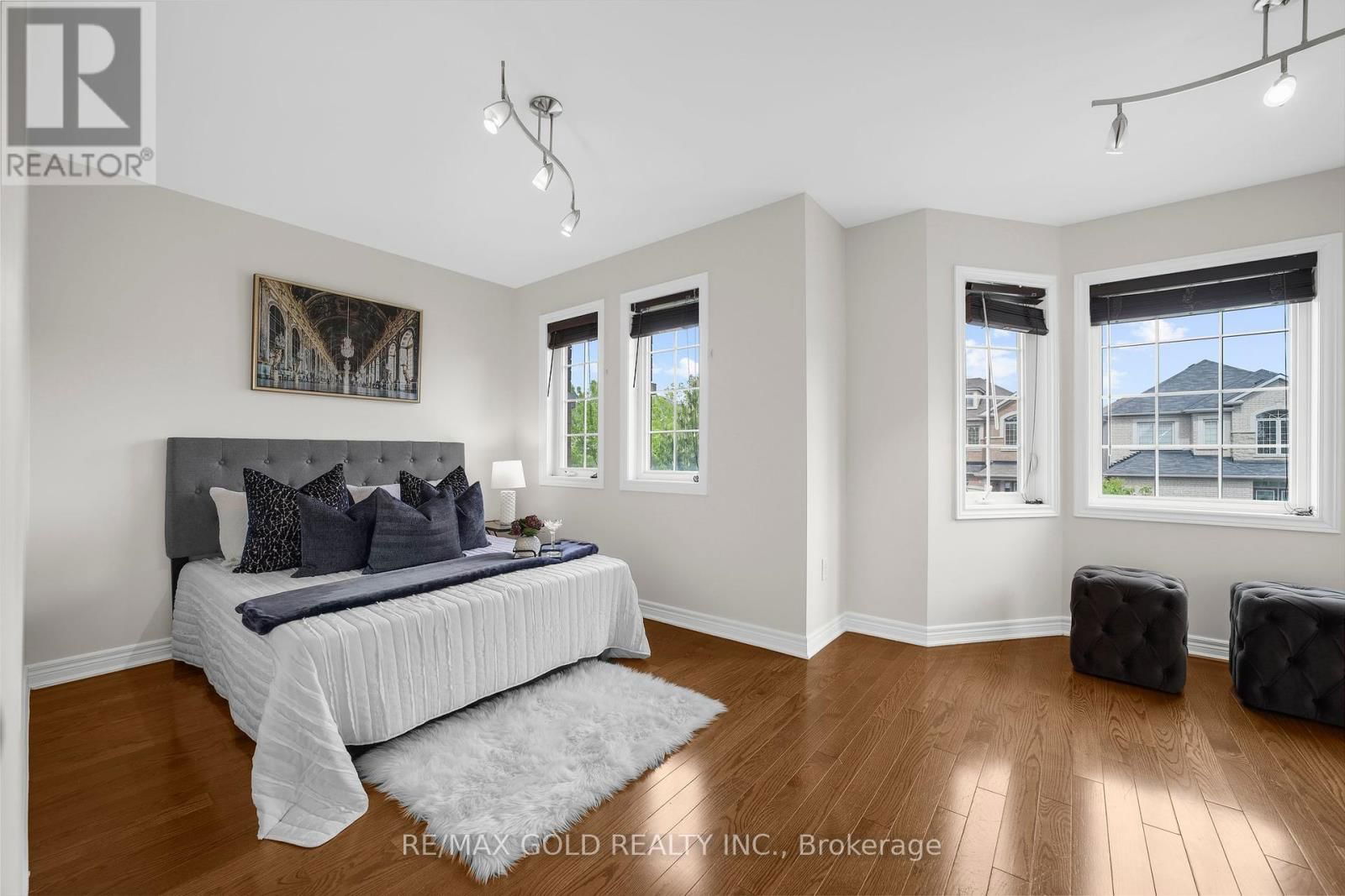 157 BLACK MAPLE CRESCENT Image 23