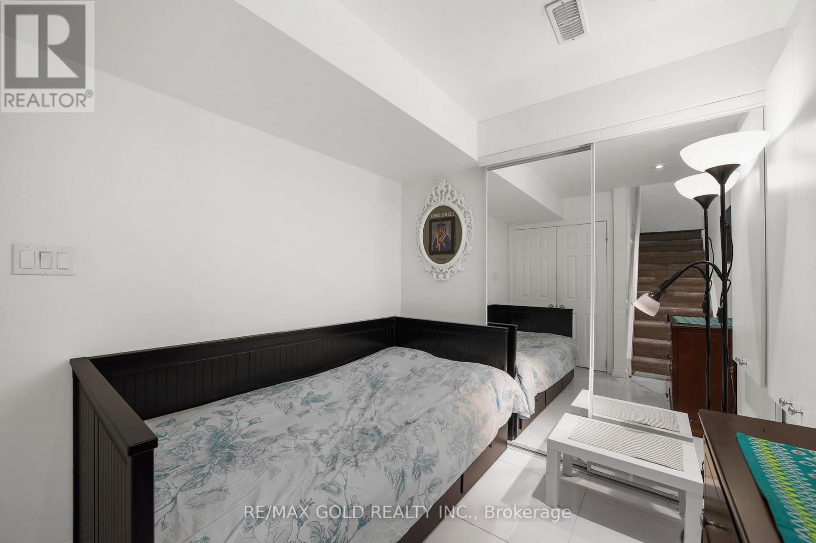 157 BLACK MAPLE CRESCENT Image 27