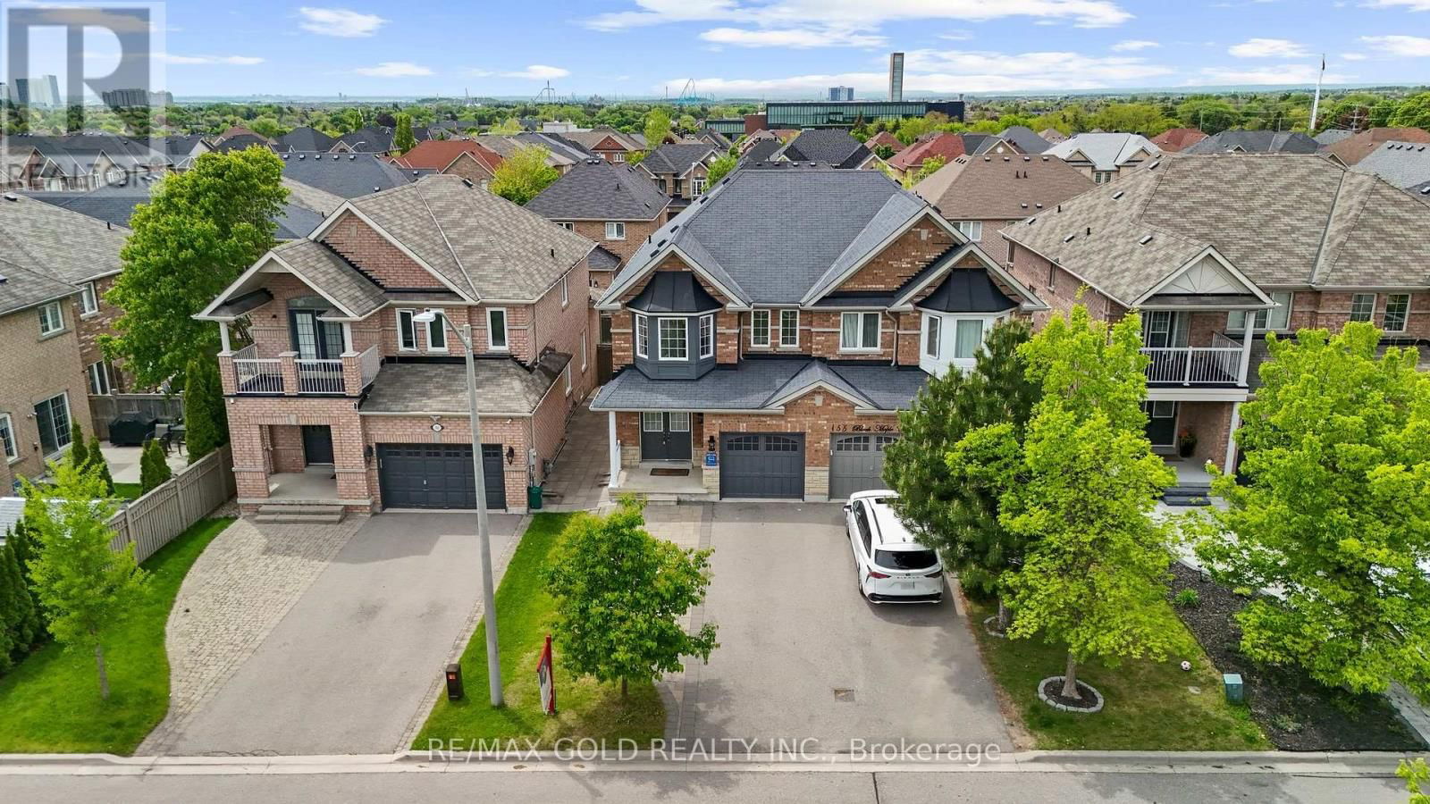157 BLACK MAPLE CRESCENT Image 43