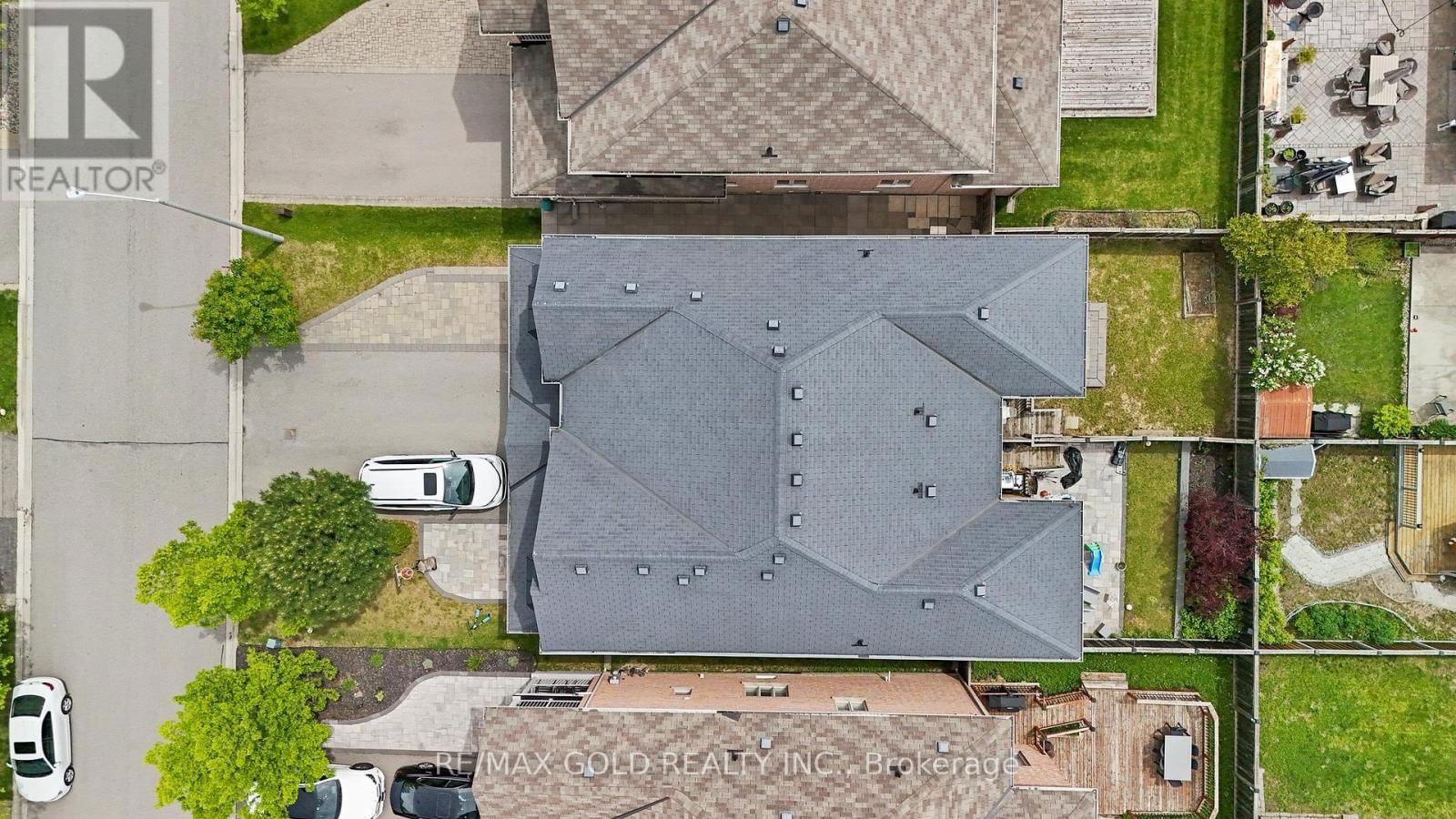 157 BLACK MAPLE CRESCENT Image 46