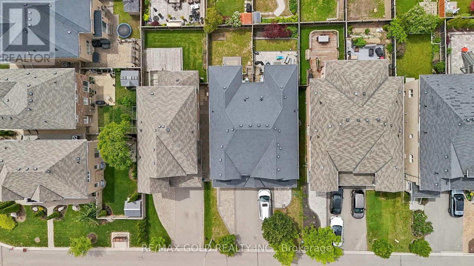 157 BLACK MAPLE CRESCENT Image 47