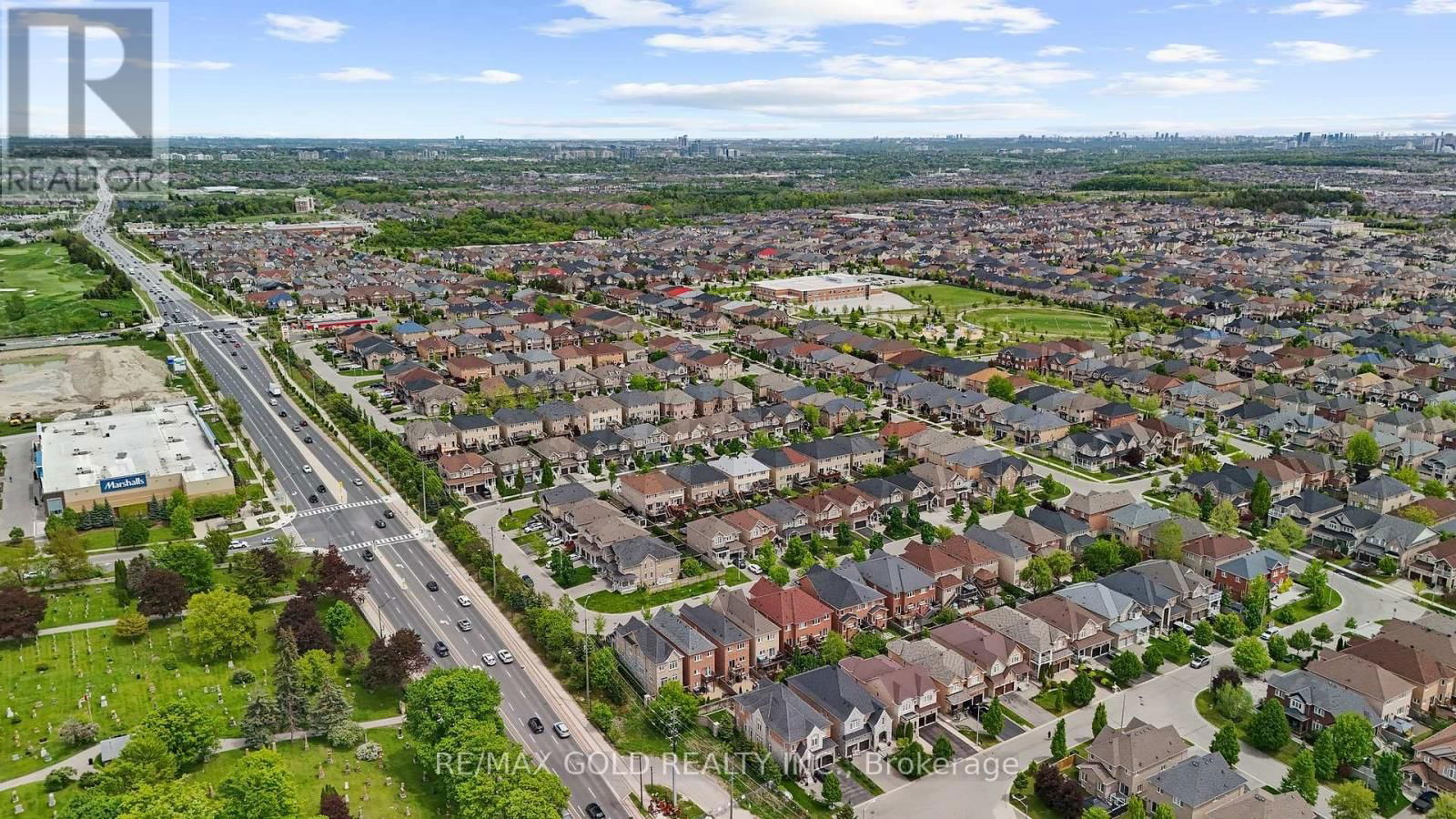 157 BLACK MAPLE CRESCENT Image 50
