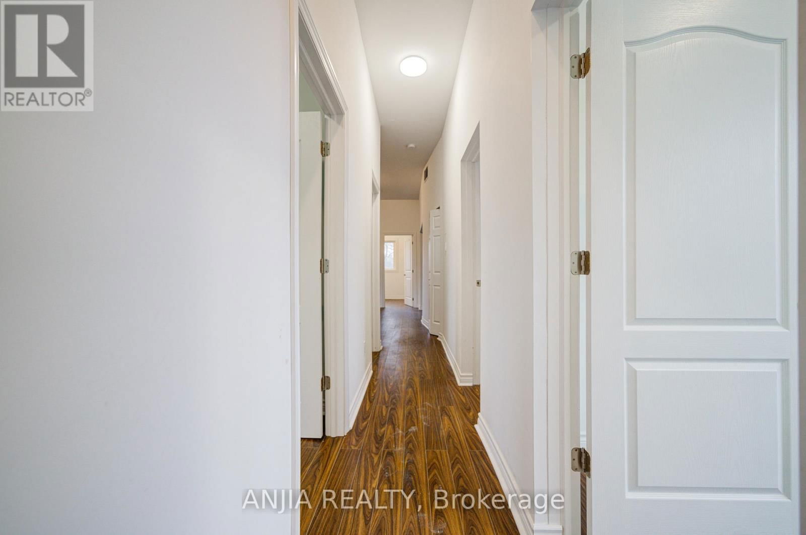 27 JONQUIL CRESCENT Image 12