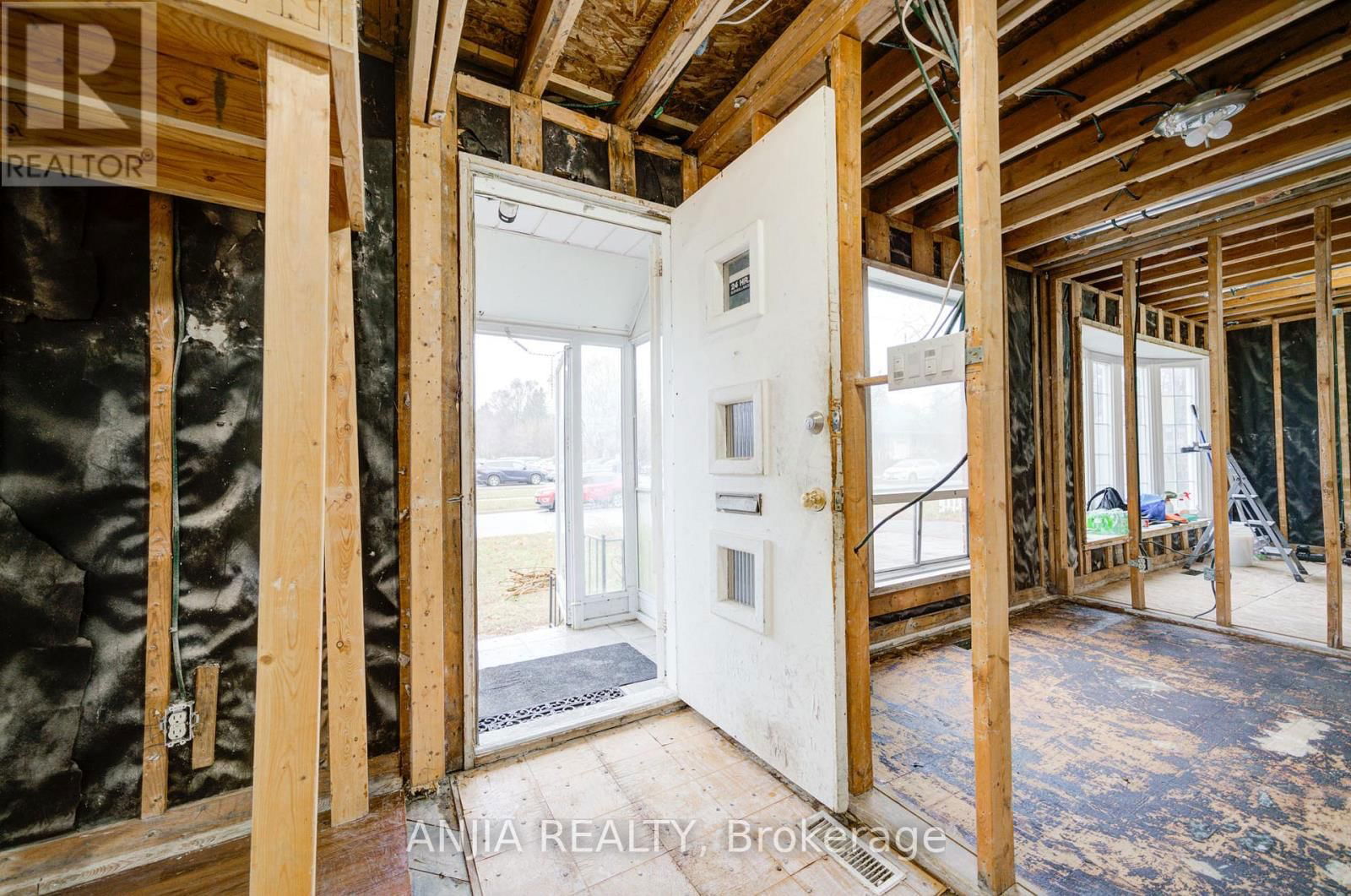 27 JONQUIL CRESCENT Image 13