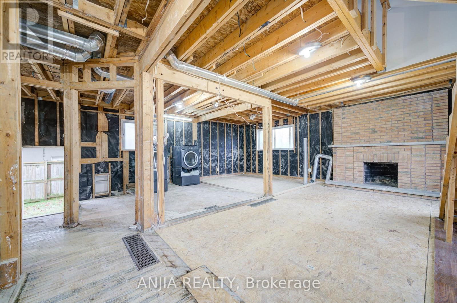 27 JONQUIL CRESCENT Image 14